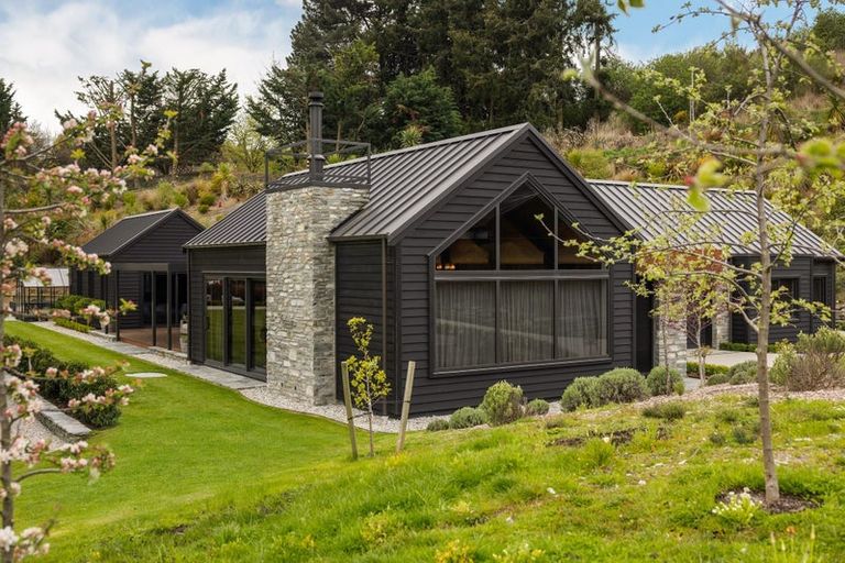 Photo of property in 22 Hicks Road, Lower Shotover, Queenstown, 9304