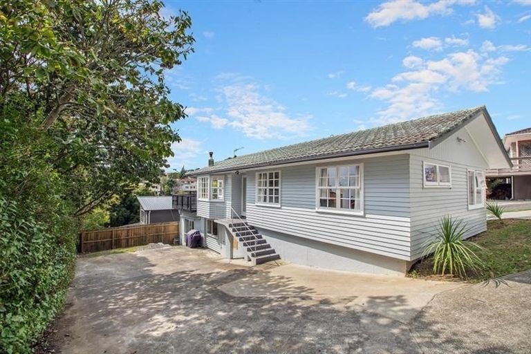 Photo of property in 28 Tamahere Drive, Glenfield, Auckland, 0629
