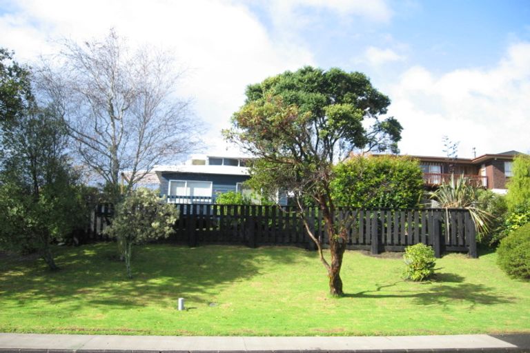 Photo of property in 47 Cheriton Road, Mellons Bay, Auckland, 2014