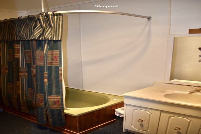 Photo of property in 12 Te Horo Beach Road, Te Horo, Otaki, 5581