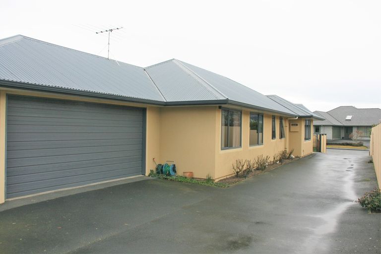 Photo of property in 16 Rowan Place, Mosgiel, 9024