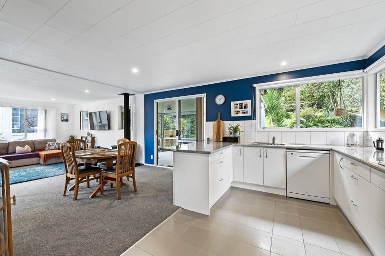 Photo of property in 21 Ambury Place, Merrilands, New Plymouth, 4312