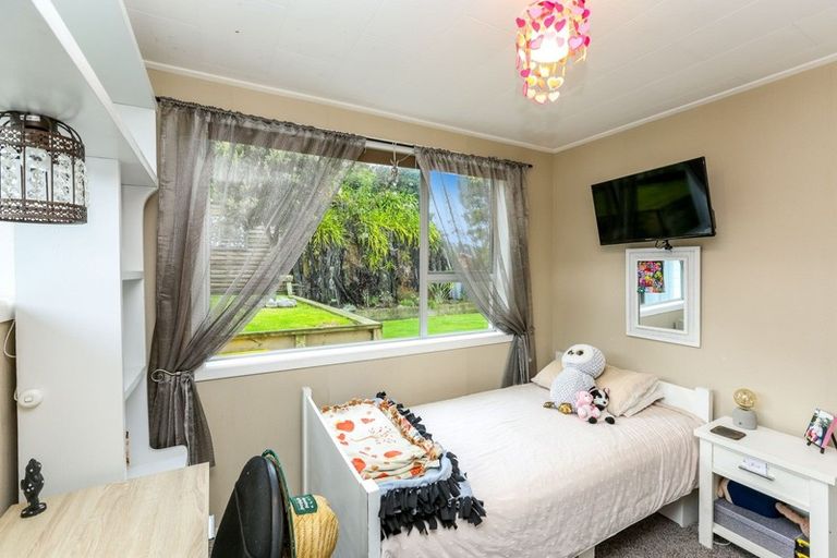 Photo of property in 47 Cumberland Street, Merrilands, New Plymouth, 4312