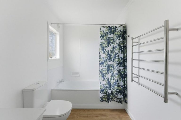 Photo of property in 209 Seaview Road, Marfell, New Plymouth, 4310