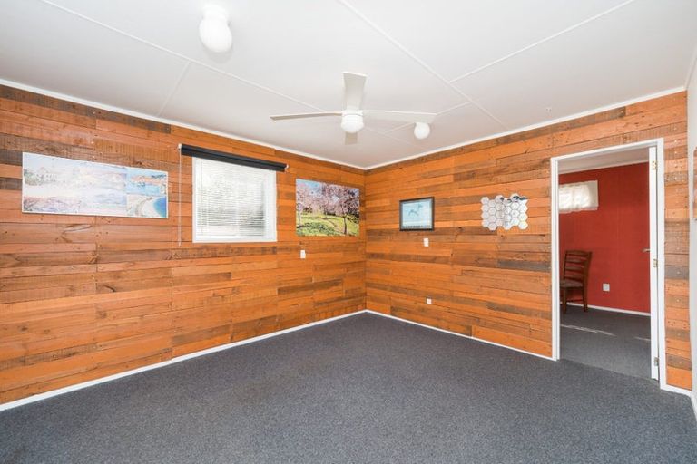 Photo of property in 28 Karamea Crescent, Kelvin Grove, Palmerston North, 4414
