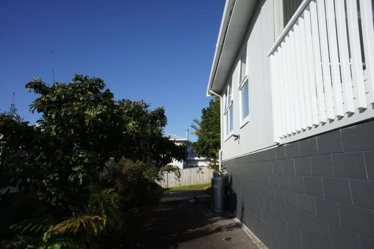 Photo of property in 44 Channel View Road, Campbells Bay, Auckland, 0630