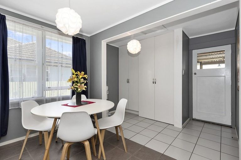 Photo of property in 51 Kenney Crescent, Fairfield, Hamilton, 3214