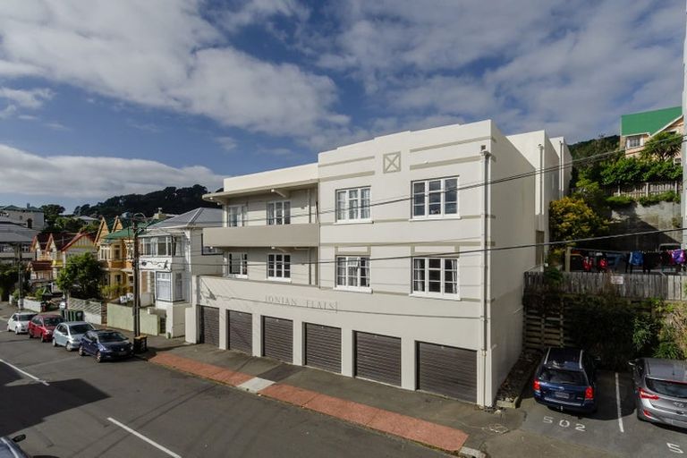 Photo of property in Ionian Flats, 123-125 Brougham Street, Mount Victoria, Wellington, 6011