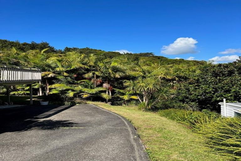Photo of property in 2/18 Simon Ellice Drive, Bayview, Auckland, 0629