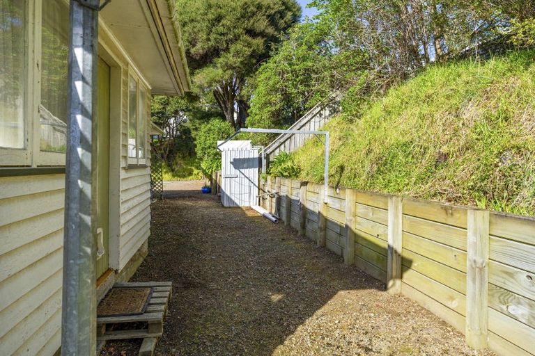 Photo of property in 61 Tiromoana Road, Raumati South, Paraparaumu, 5032
