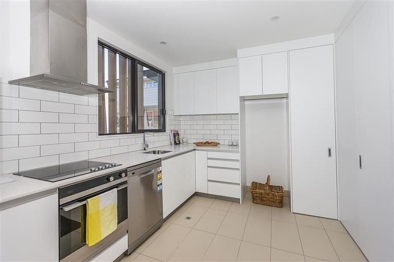 Photo of property in 5/74 Derwent Street, Island Bay, Wellington, 6023