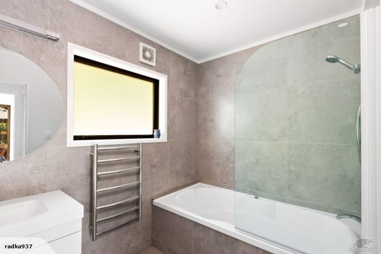 Photo of property in 81 Porritt Avenue, Chatswood, Auckland, 0626