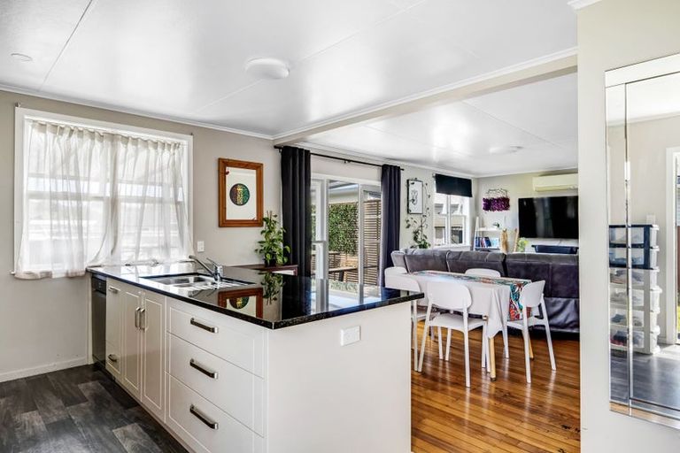 Photo of property in 1 Tui Street, Outer Kaiti, Gisborne, 4010