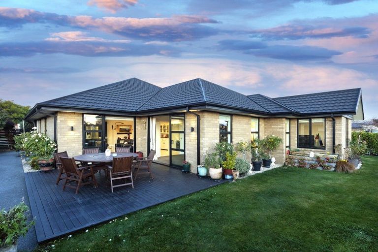 Photo of property in 39 Te Whenu Crescent, Marshland, Christchurch, 8083