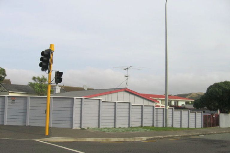 Photo of property in 55 Mana Esplanade, Paremata, Porirua, 5026