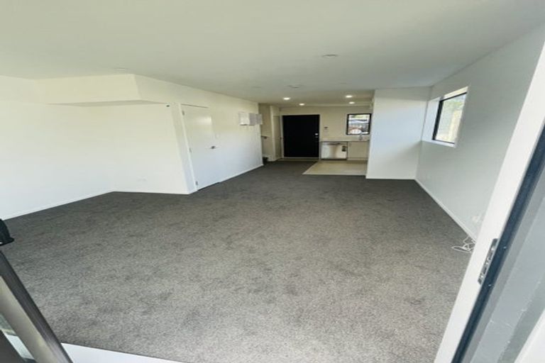 Photo of property in 250a Great North Road, Henderson, Auckland, 0612