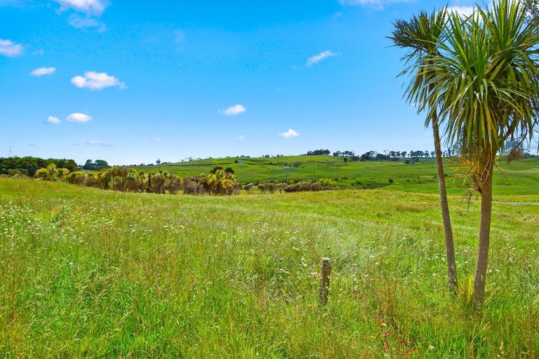 Photo of property in 17 Ranganui Road, Kaiwaka, 0573