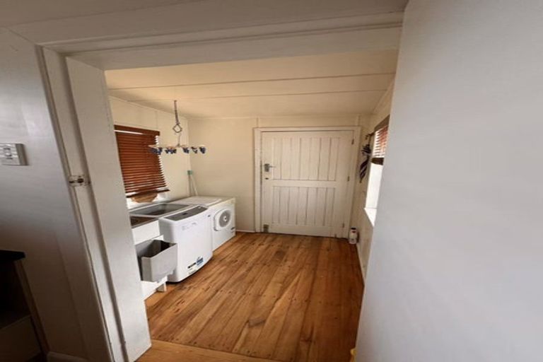 Photo of property in 35 Alfred Street, Fairfield, Hamilton, 3214