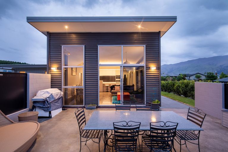 Photo of property in 48 Minaret Ridge, Wanaka, 9305