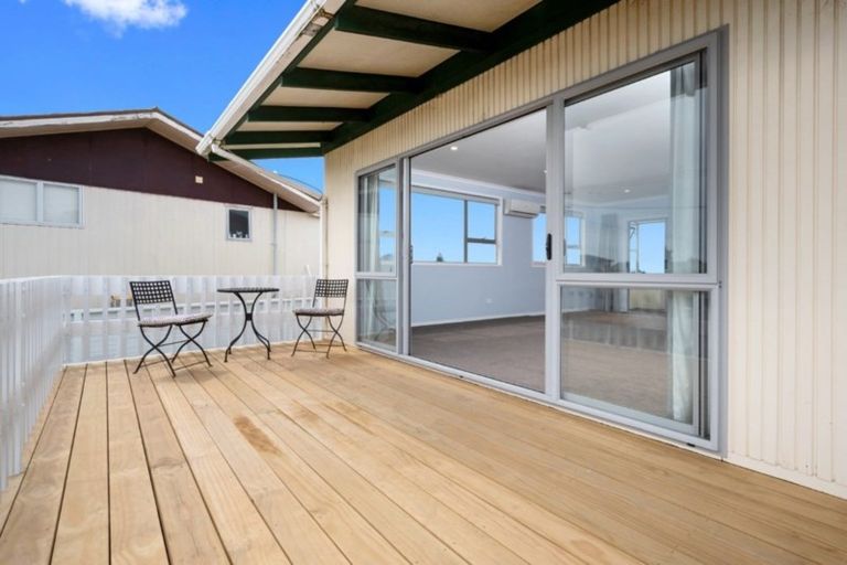 Photo of property in 14 Mcdonnell Street, Omokoroa, 3114