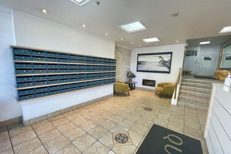 Photo of property in Terrace Garden Apartments, 2e/120 The Terrace, Wellington Central, Wellington, 6011