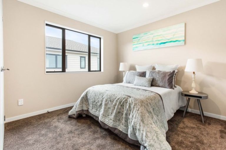 Photo of property in 17 Tawatawa Street, Long Bay, Auckland, 0630