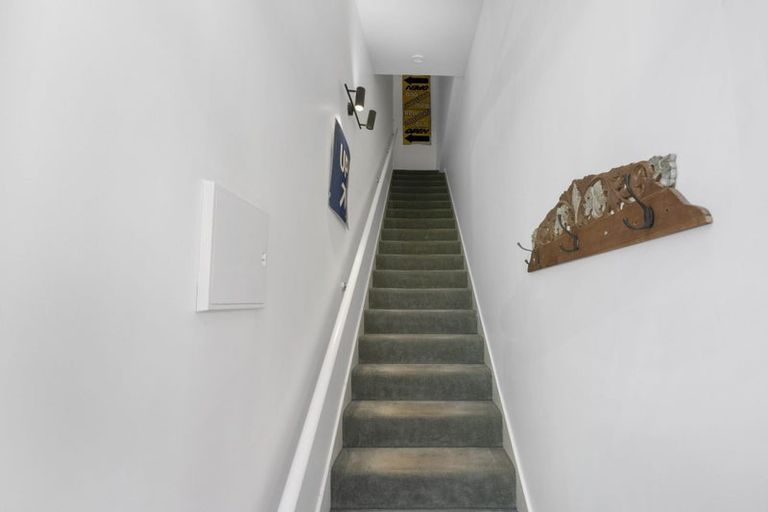 Photo of property in Courtenay Mews Apartments, 18/14 Alpha Street, Te Aro, Wellington, 6011