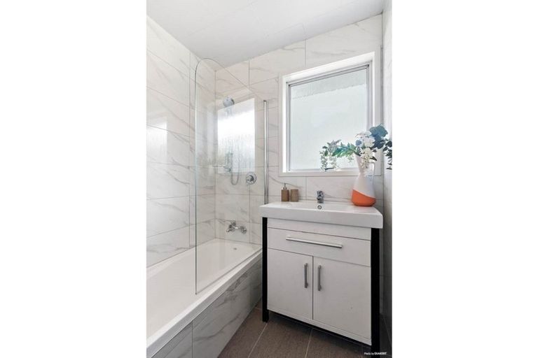 Photo of property in 10 Kereru Place, Half Moon Bay, Auckland, 2012