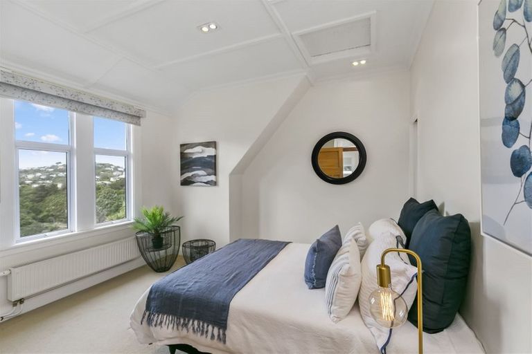 Photo of property in 120 Trelissick Crescent, Ngaio, Wellington, 6035