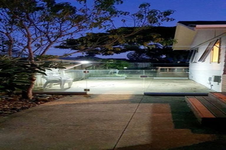 Photo of property in 38 Darren Crescent, Half Moon Bay, Auckland, 2012