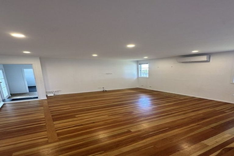 Photo of property in 22 Paton Avenue, Te Atatu South, Auckland, 0610