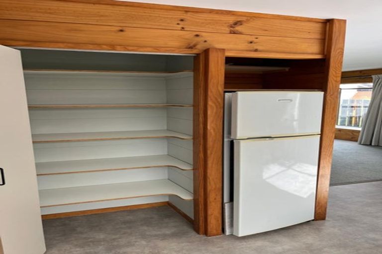 Photo of property in 3/8a Alma Street, Te Atatu South, Auckland, 0610