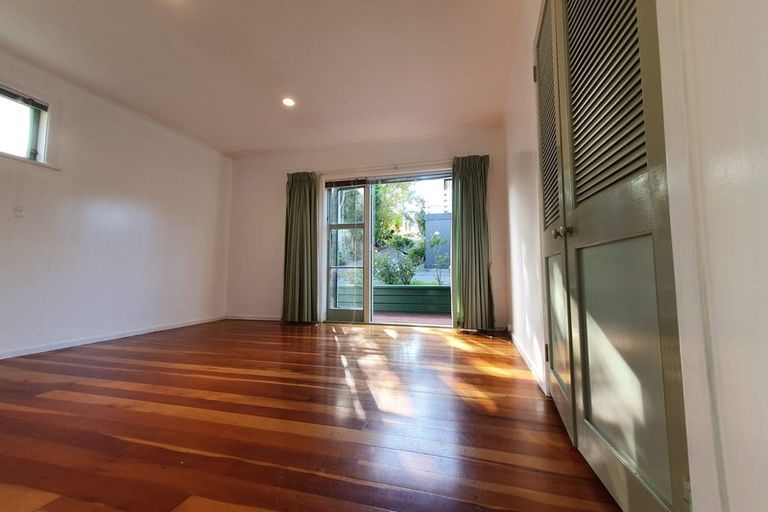 Photo of property in 90 Monarch Avenue, Hillcrest, Auckland, 0627