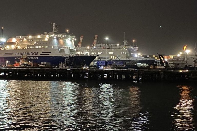 Photo of property in Waterloo Quay Apartments, 216/28 Waterloo Quay, Pipitea, Wellington, 6011