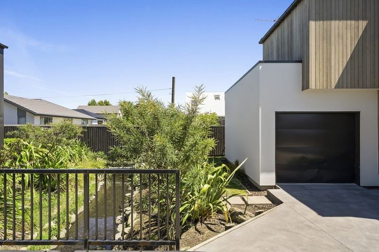 Photo of property in 261c Edgeware Road, Edgeware, Christchurch, 8013