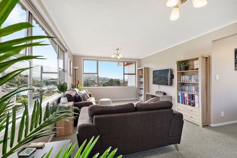 Photo of property in 11 Nuffield Street, Tawa, Wellington, 5028