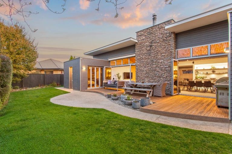 Photo of property in 26 Riverwood Boulevard, Redwood, Christchurch, 8051