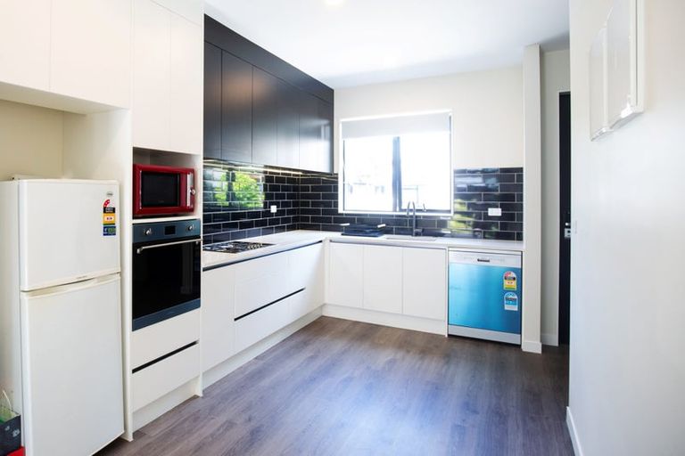 Photo of property in 21b Lumbarda Drive, Kumeu, 0810