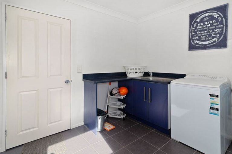 Photo of property in 28 Holden Avenue, Holdens Bay, Rotorua, 3010