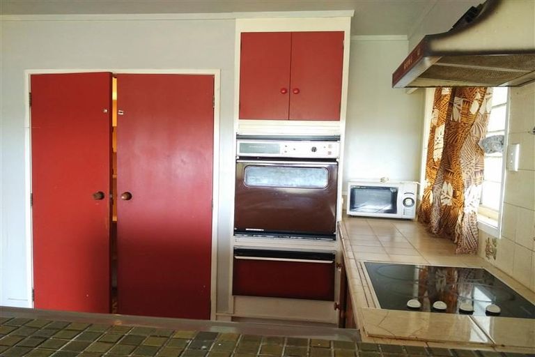 Photo of property in 195 Don Buck Road, Massey, Auckland, 0614