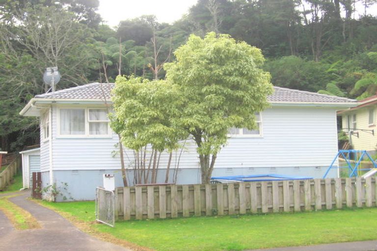 Photo of property in 3 Sunline Avenue, Massey, Auckland, 0614