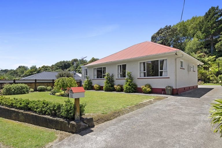 Photo of property in 51 Seaview Road, Marfell, New Plymouth, 4310