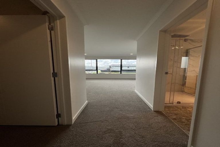 Photo of property in 5 Kikorangi Drive, Wainui, 0992