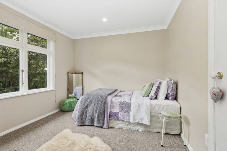 Photo of property in 64 Airlie Road, Plimmerton, Porirua, 5026