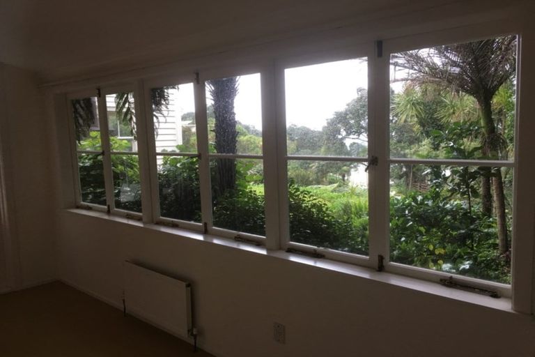 Photo of property in 5 Vazey Way, Hobsonville, Auckland, 0618