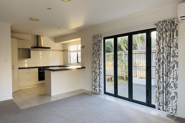 Photo of property in 16 Cathcart Close, Pukekohe, 2120