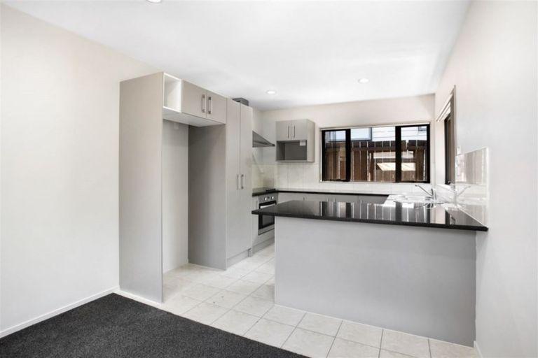 Photo of property in 318 Triangle Road, Massey, Auckland, 0614