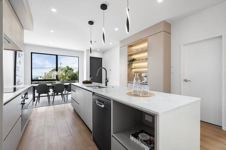 Photo of property in 12d Rewi Street, Torbay, Auckland, 0630