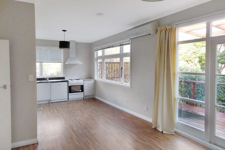 Photo of property in 33 Ferry Road, Days Bay, Lower Hutt, 5013