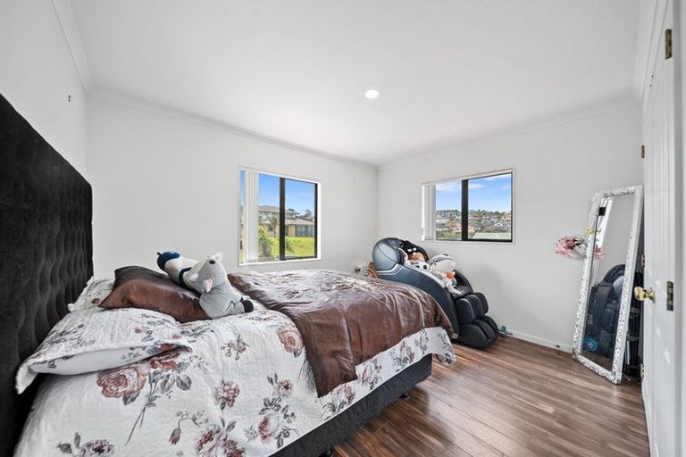 Photo of property in 4 Figtree Terrace, Goodwood Heights, Auckland, 2105